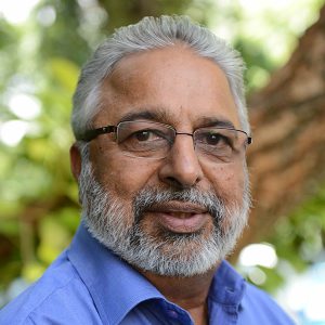 photo-Dr-Dadlani-portrait-bx